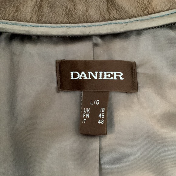 leather coat by Danier - Picture 7 of 10